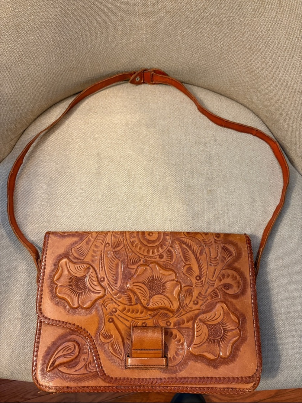 VINTAGE Hand-Tooled Floral Leather BAG